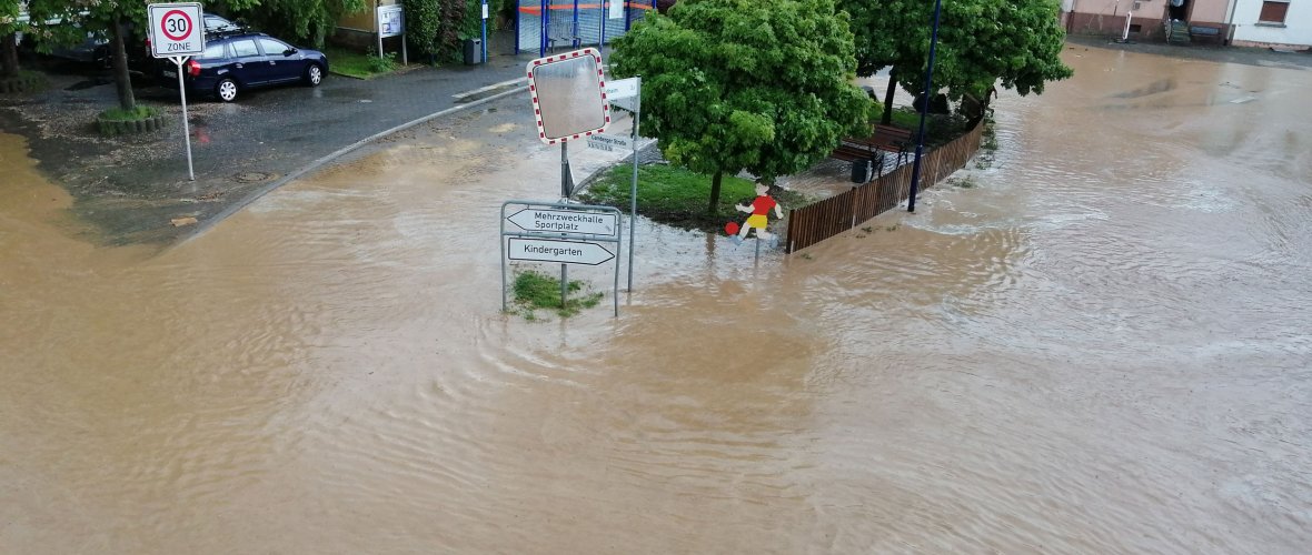 Hochwasser in der Ortmitte von Ohren im Mai 2024
